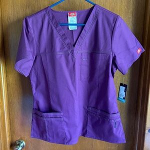 NEW WT Dickies Gen Flex v-neck purple scrub top